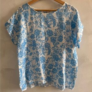 Bellambia - Floral Blue and White Women's Linen Top - Size Small